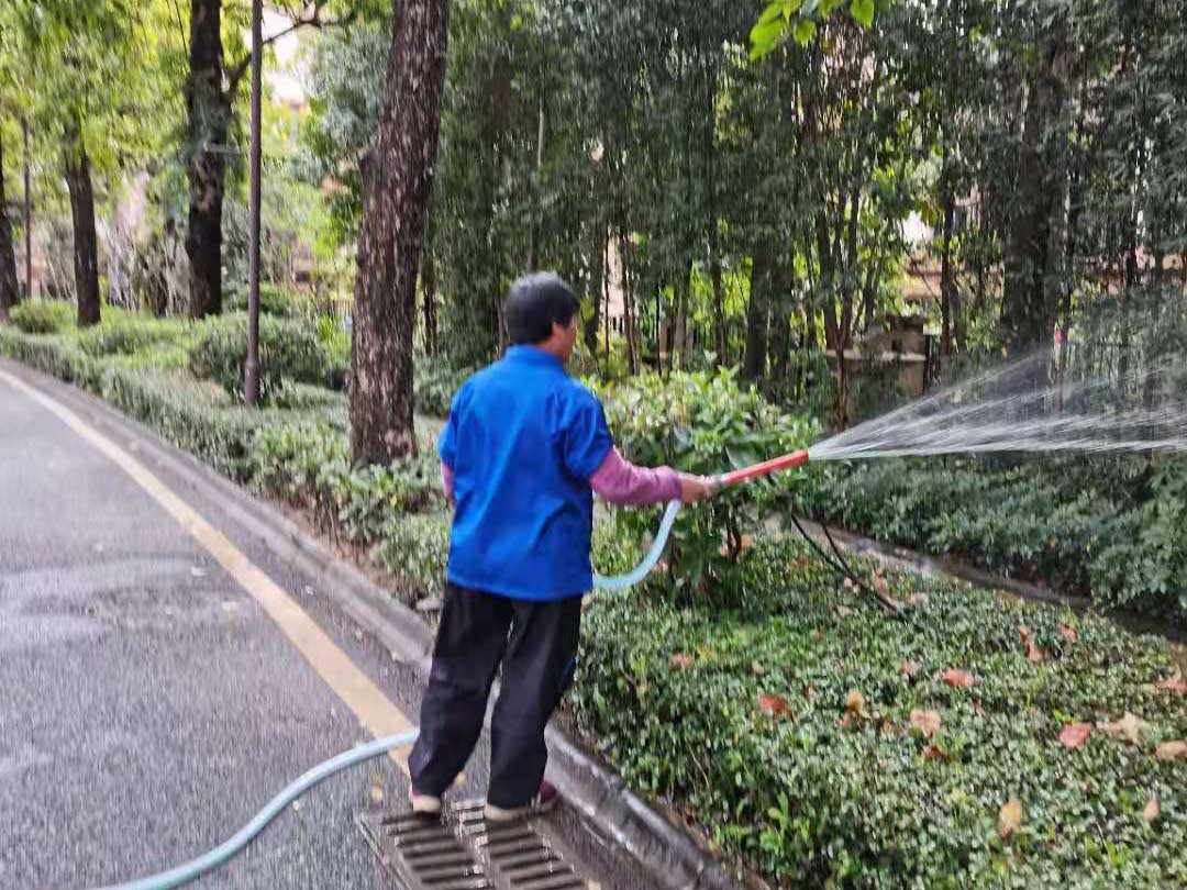 綠化養(yǎng)護澆水