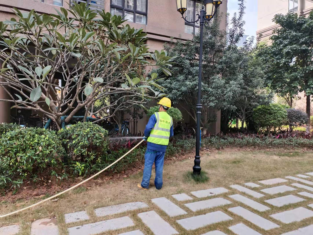 冬季園林綠化養護澆灌
